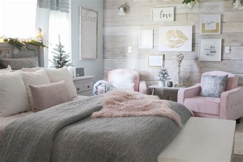 Cozy Romantic Winter Bedroom Simple Cozy Charm Homedecorrustic