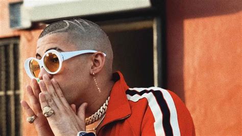 Benito antonio martínez ocasio, mejor conocido como bad bunny, es un joven. Cool Bad Bunny Aesthetic Is Having Hands On Mouth Wearing ...