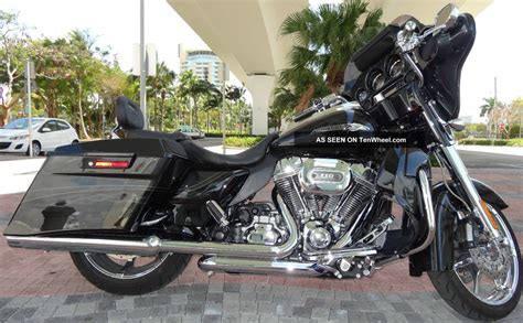 Obviously, the 2010 screamin' eagle street glide sold well enough to offer a 2011 version as well. 2012 Harley Davidson Cvo Screaming Eagle Street Glide,