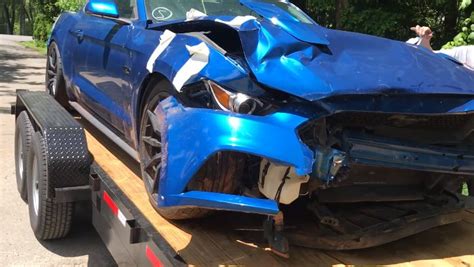 Wrecked Ford Mustang Gt Gets Shelby Gt500 Conversion Flexes