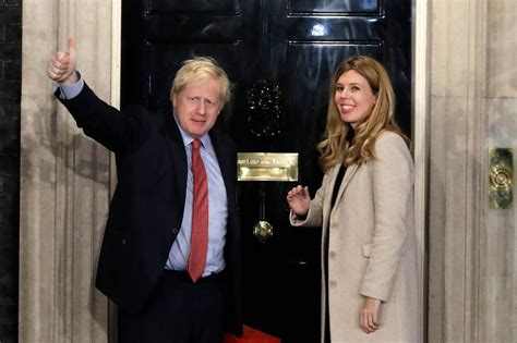 İngiltere başbakanı boris johnson, nişanlısı carrie symonds ile westminster katedrali'nde gizli törenle evlendi. Boris Johnson announces engagement, expecting baby with ...