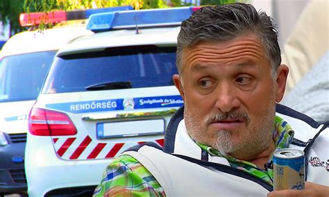 Lagzi lajcsi kedden éppen a sebestyén balázs vendége volt a class fm reggeli műsorában, amikor ismét rendőrök lepték el mocsai birtokát. Hajnalban lecsaptak a nyomozók Lagzi Lajcsi házára ...