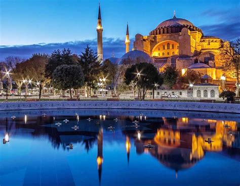 تمت السيطرة على أكثر من 120 حريقاً، لكن رجال الإطفاء المحليين والدوليين ما زالوا يكافحون سبع حرائق أخرى. اماكن سياحية في تركيا , صور اشهر اماكن يقبل عليها السياح ...