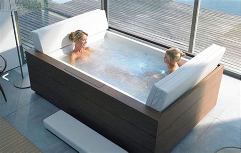 Its twin seats and generous dimensions make it very comfortable and, at any given time, customers can choose to sit together at one end of the bath, or at. Sundeck bath by Eoos for Duravit_1 | Bath tub for two, Tub ...