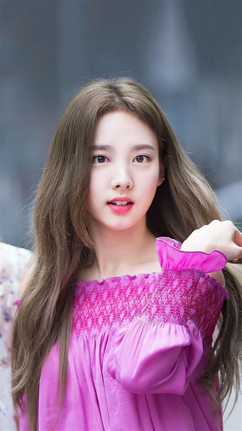 Pin By Zoktrfall On Chicas Del K Pop Nayeon Nayeon Twice Asian Beauty