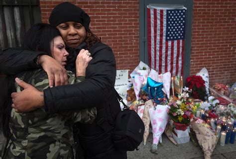 2 Nypd Officers Dead In Brooklyn Shooting Photos Ny Mourns Slain Nypd Officers Ny Daily News