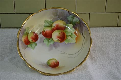 Vintage Gd And Cif Avenir Limoges France Hand Painted Bowl Apples 1025
