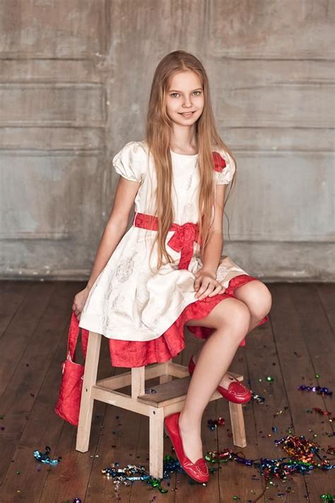 УВЕЛИЧИТЬ Zoe Kurzenkova Cute Girl Dresses Cute Young Girl Cute