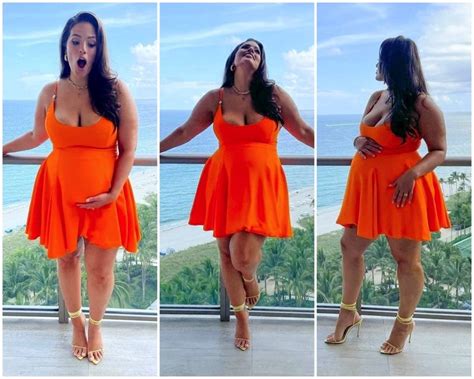 Pregnant Ashley Graham Shows Off Her Growing Belly In Miami Ashley