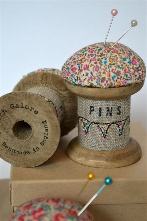 Pincushion Wooden Spool Cotton Reel Pincushion Decorated With