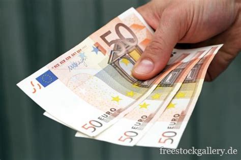 Geldscheine drucken originalgröße / euro geldscheine eurobanknoten euroscheine bilder. Geldscheine in einer Hand