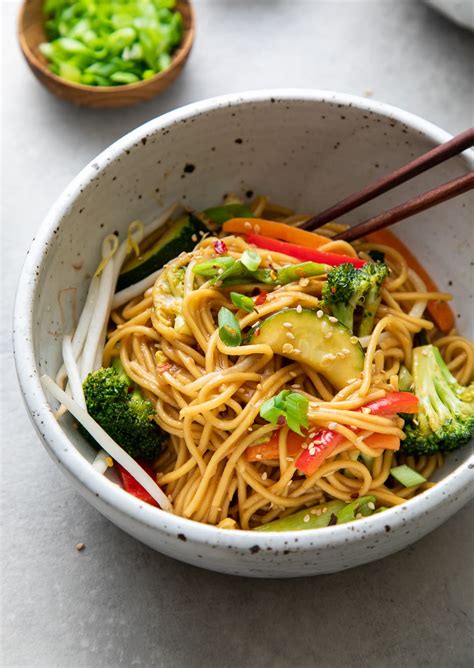 Cara membuat telur rebus ramen versi halal. Ramen Noodle Stir Fry (Quick + Easy Recipe) - The Simple ...