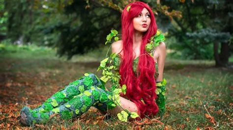 For each knot, i used two different shades of tulle. DIY Poison Ivy Costume In 5 Easy Steps | DIY Projects