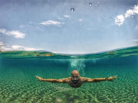 31 Stunning Half Underwater Photos And 6 Gopro Tips For Shooting Your