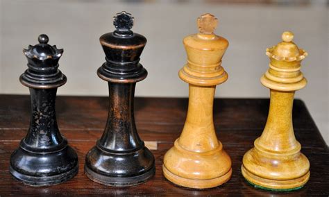 Dave reynolds surf chess set. British Chess Company Popular Chessmen; www.chessantiques.com