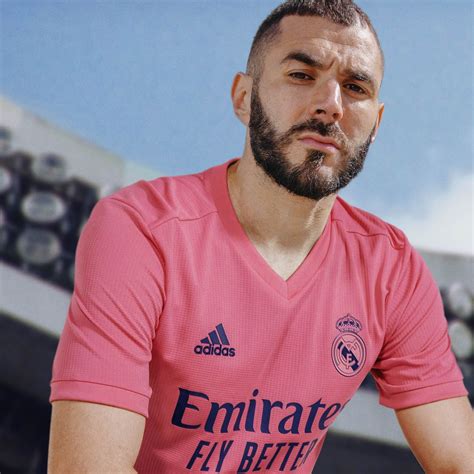 Breaking news headlines about real madrid, linking to 1,000s of sources around the world, on newsnow: Camiseta suplente adidas del Real Madrid 2020/2021