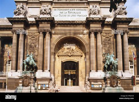 France Paris Palais De La Decouverte Science Museum With Stone