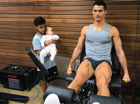 How Cristiano Ronaldo Tackles His Leg Day For Lean Muscle