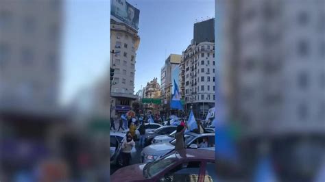 Thousands Join Anti Lockdown Protests Across Argentina