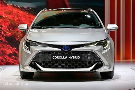 New Toyota Corolla Starts Production In The Uk Autoevolution