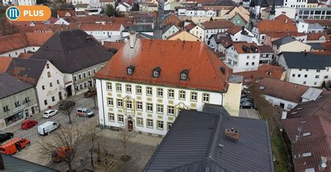Bad Kötzting rätselt über Rathausfarbe Region Cham Nachrichten