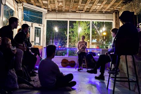 Ho juliana musica é um livro que pode ser considerado uma demanda no momento. photos | Mor Ho! Collective
