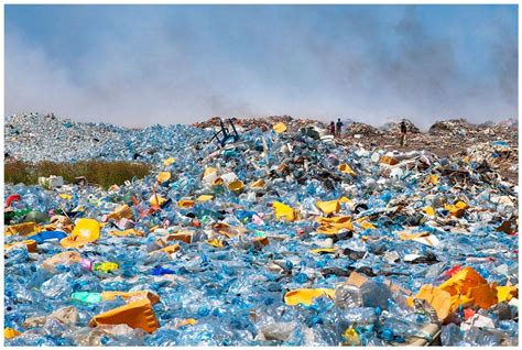 Eine Insel Voll Müll Auf Thilafushi Sammelt Sich Der Abfall Des Malediven Tourismus Sz Magazin