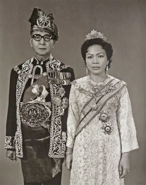 Update information for king ismail nasiruddin shah ». WARISAN RAJA & PERMAISURI MELAYU: KENANGAN RAJA-RAJA ...