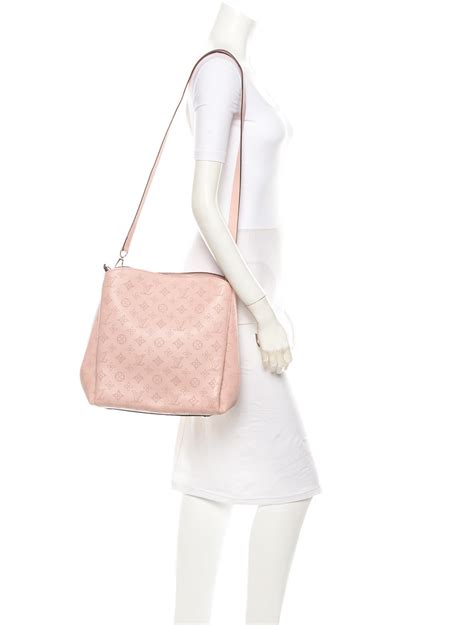 1.44 mb mušḫuššu (sirrush) and aurochs on either side of the processional street. Louis Vuitton Babylone PM - Handbags - LOU42709 | The RealReal