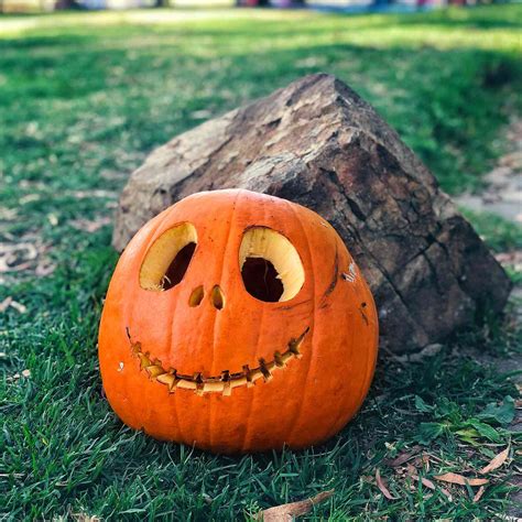 Happy Pumpkin Faces Carving Ideas