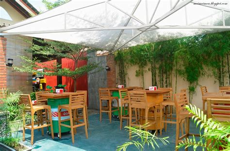 8 independent coffee shops serving good coffee and design via www.decoist.com. 35+ Desain Warung Kopi Outdoor Sederhana, Motif Masa Kini!