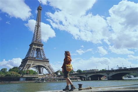From 法 (fǎ, abbreviation of 法蘭西／法兰西 (fǎlánxī), from french france) + 國／国 (guó, country). 2016 法國自由行 ...現正進行中