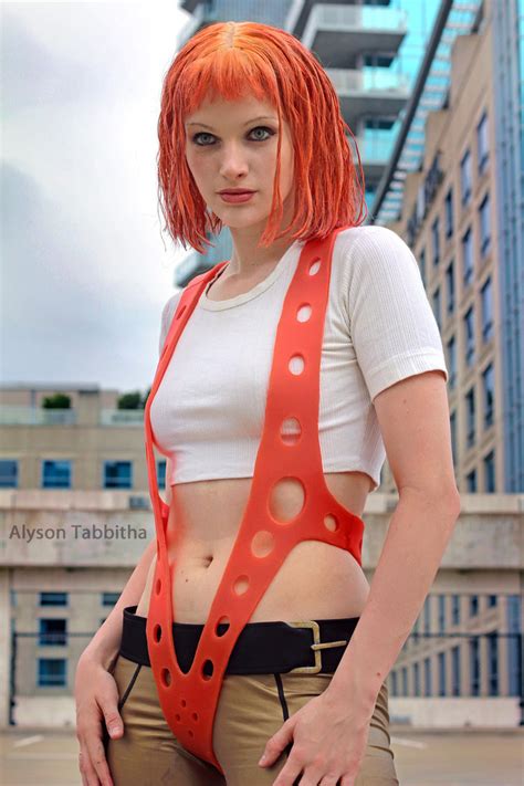 Leeloo Cosplay R Pics