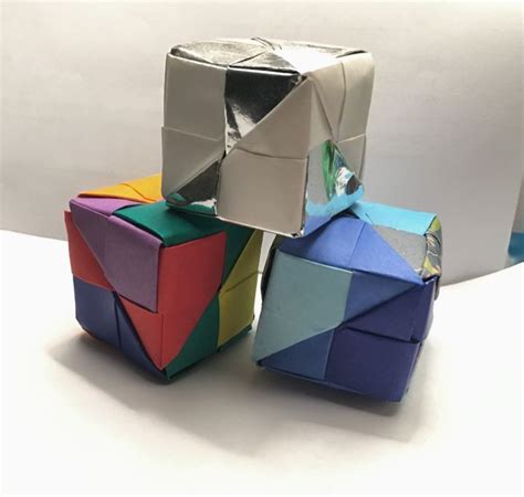 How to Make an Origami Cube with 6 Squares (with Pictures)