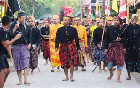 Berikut kumpulan falsafah orang jawa tentang kehidupan beserta arti penjelasannya erat dengan pedoman hidup masyarakat jawa : Kumpulan Falsafah Bugis - *bugis beasal dari kata to ugi ...