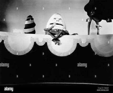 Alice In Wonderland Wc Fields As Humpty Dumpty 1933 Stock Photo Alamy