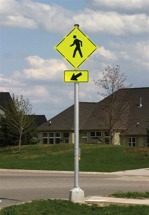 Tapco Led Traffic Sign 30 In X 30 In Nominal Sign Size Aluminum W11