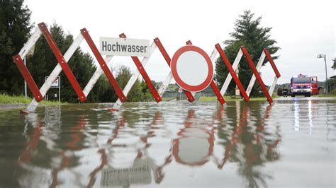 Hochwassergefahr Im Kreis Neu Ulm Pegel Der Iller Steigt Deutlich An