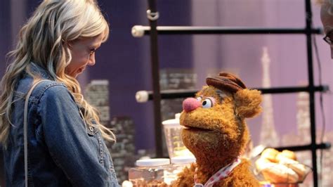 Watch The Muppets Season 1 Episode 1 Pig Girls Dont Cry Pilot