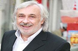 Mujdat gezen sanat merkezi turkiyede tiyatro egitimi olarak en iyi ve sektore daha cabuk atilmani saglayan sanat merkezidir. Müjdat Gezen Kimdir