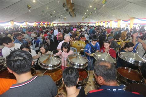 Langkah untuk memantapkan perpaduan kaum di malaysia, cara mantapkan perpaduan kaum, eratkan perpaduan kaum, perpaduan kaum sejarah pt3 beberapa kempen dan program yang dilaksanakan oleh pihak kerajaan mampu mengekal dan memantapkan perpaduan kaum di negara ini. Perkukuh keharmonian kaum melalui Aidilfitri | Komentar ...