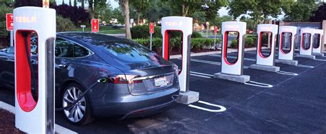 Tesla To Roll Out Mini Superchargers For Network Expansion