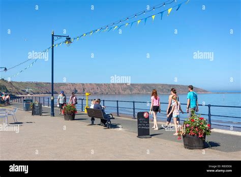 Promenade Filey Beach Coastal Town Towns Resort Seaside North Yo Hi Res