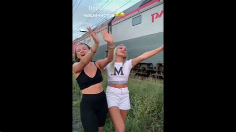 Göğüslerini Geçen Trene Açan Rus Kızları Youtube