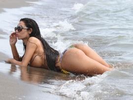 Soraja Vucelic Topless Curvy Model Wet On The Beach Wallpapers