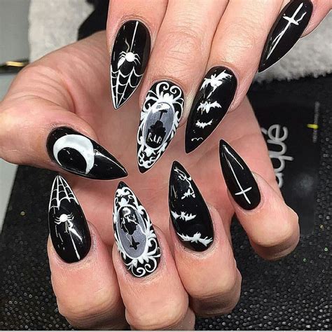 56 Cool Halloween Nail Art Ideas To Copy Now Gothic