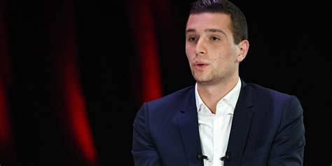 Invité sur l'antenne d'europe 1, jordan bardella (rn) n'a pas mâché ses mots quant à l'incapacité de l'union européenne sur la gestion de l'épidémie du covid 19. Jordan Bardella juge "indigne" l'abattage rituel pour les ...