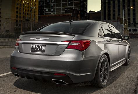 There is also the little matter of dependability. 2013 Chrysler 200 S Special Edition - price and specifications