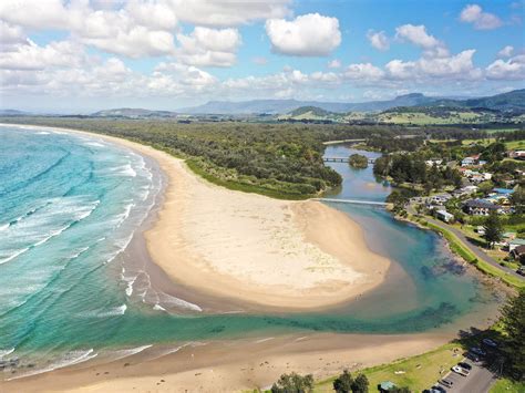 Seven Mile Beach Gerroa Nsw Holidays And Accommodation Things To Do