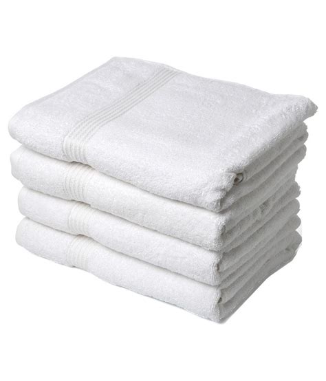 The bath towel is perhaps the most versatile member of a towel set. Juvenile Set of 4 Towel Set White Bath Towel - Buy ...